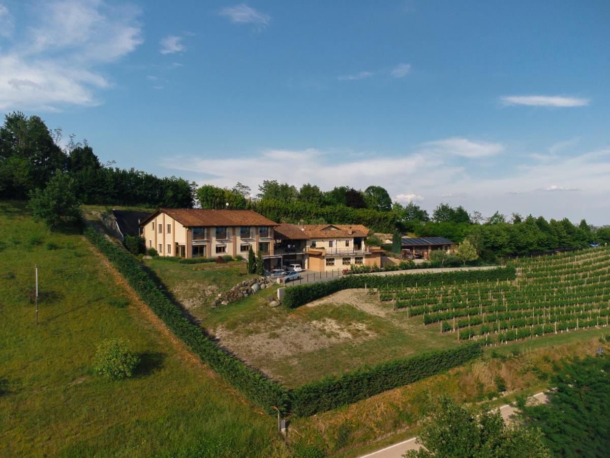 Alle Tre Colline Albugnano Bagian luar foto